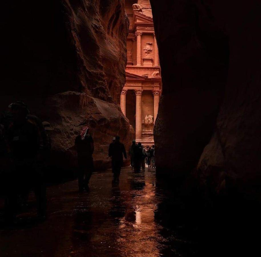 Petra Pillars Hostel Wadi Musa Buitenkant foto